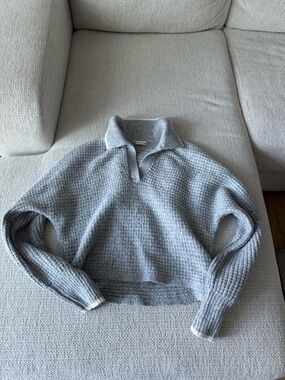 SO Women's Light Gray V-Neck Pullover Sweater